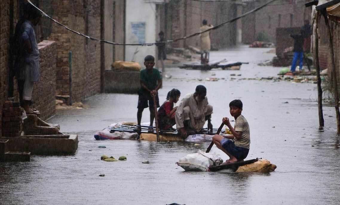 В Пакистане жертвами наводнений стали более 1200 человек