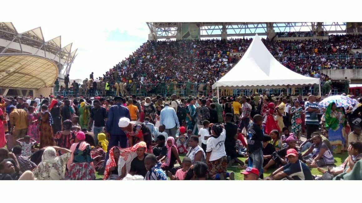 В  Танзании на церемонии прощания с президентом погибли 45 человек