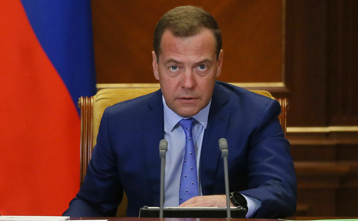 Медведев представил Путину предложения по новому правительству
