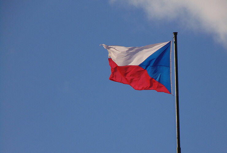 Чехия не будет выдавать визы россиянам и белорусам до апреля 2023 года