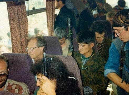 Сергей Ковалев в автобусе в захваченном террористами Буденновске
