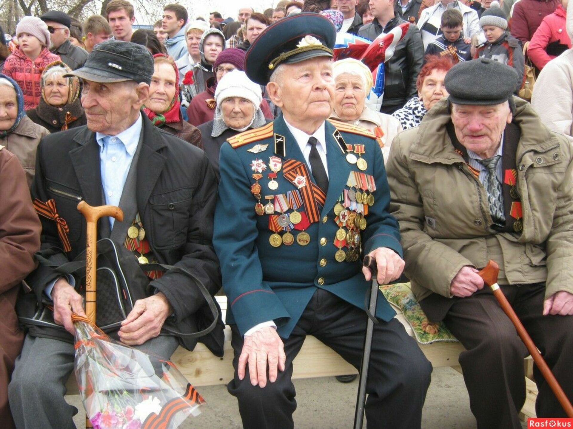 Сколько ветеранов работают. Ветераны Великой Отечественной войны Ахалкалаки. Ветераны ВОВ. Живые ветераны. Фото ветеранов.