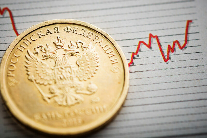 Рубль назвали самой рискованной валютой в мире
