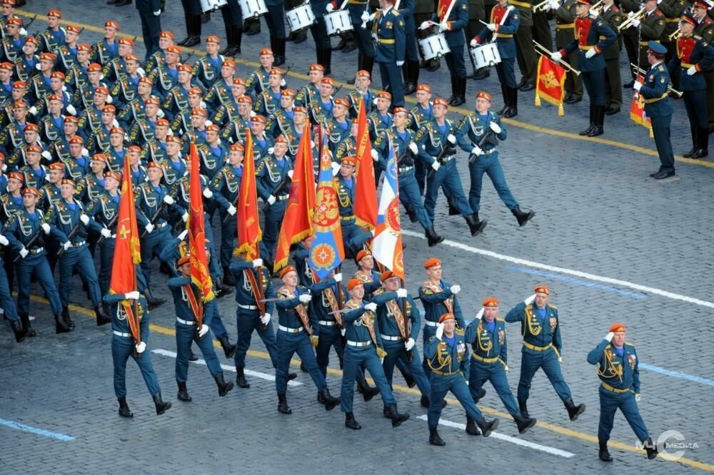 В предыдущие годы курсанты МЧС ходили по Красной площади