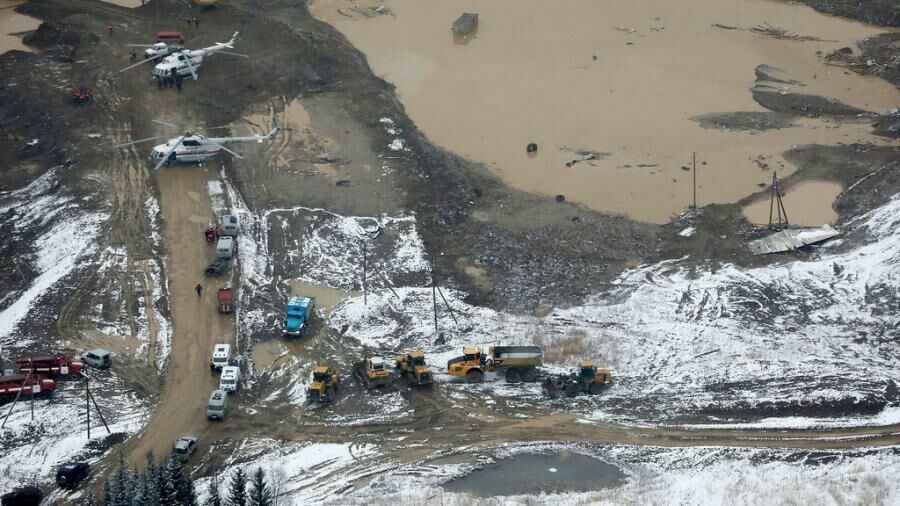 По миллиону рублей дадут семьям погибших при аварии на руднике в Красноярском крае