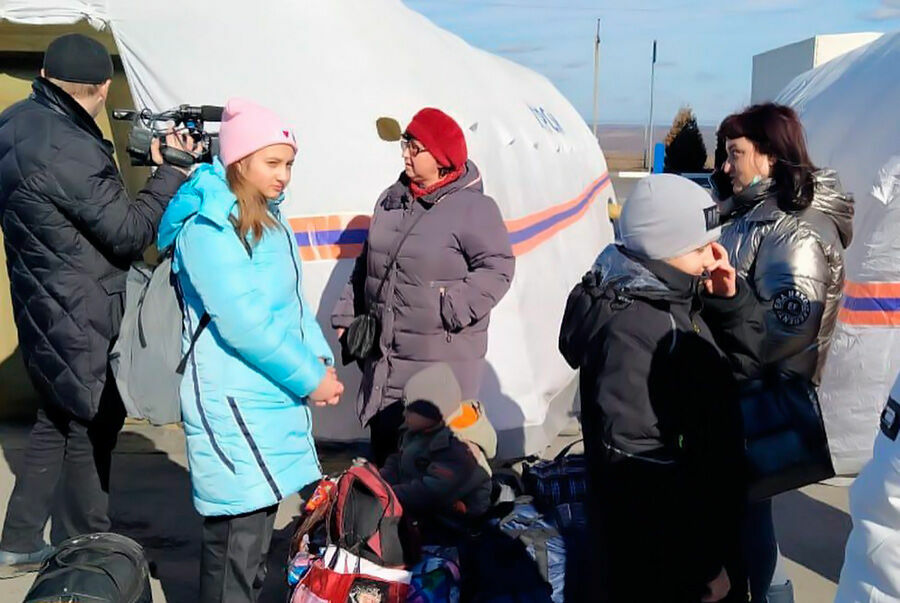 За сутки в Ростовскую область въехали свыше 15,5 тысячи беженцев из Донбасса