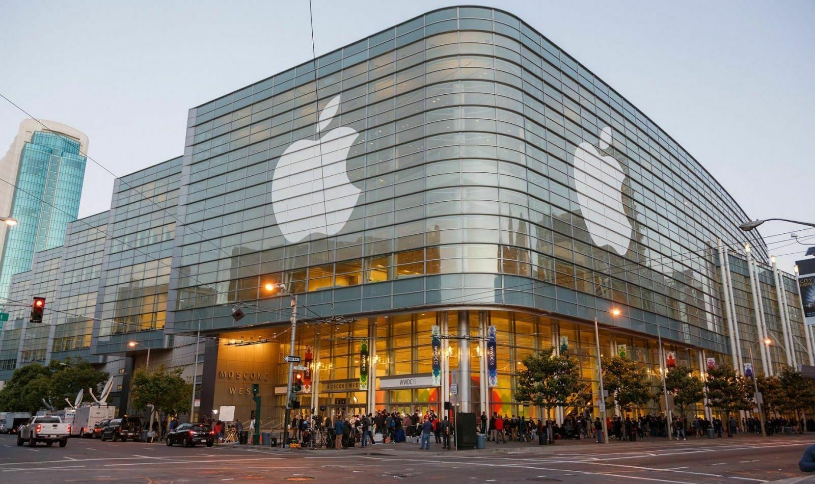 Стоимость бренда Apple достигла рекордных $355 млрд