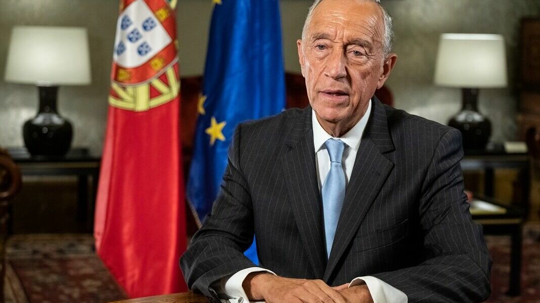 Президент Португалии обещал извиниться за 300 лет работорговли, сообщил Reuters