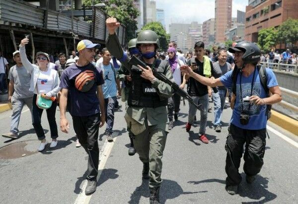 Венесуэла: от двоевластия - к мятежу