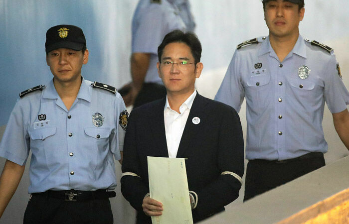 Глава Samsung Group отправлен за решетку