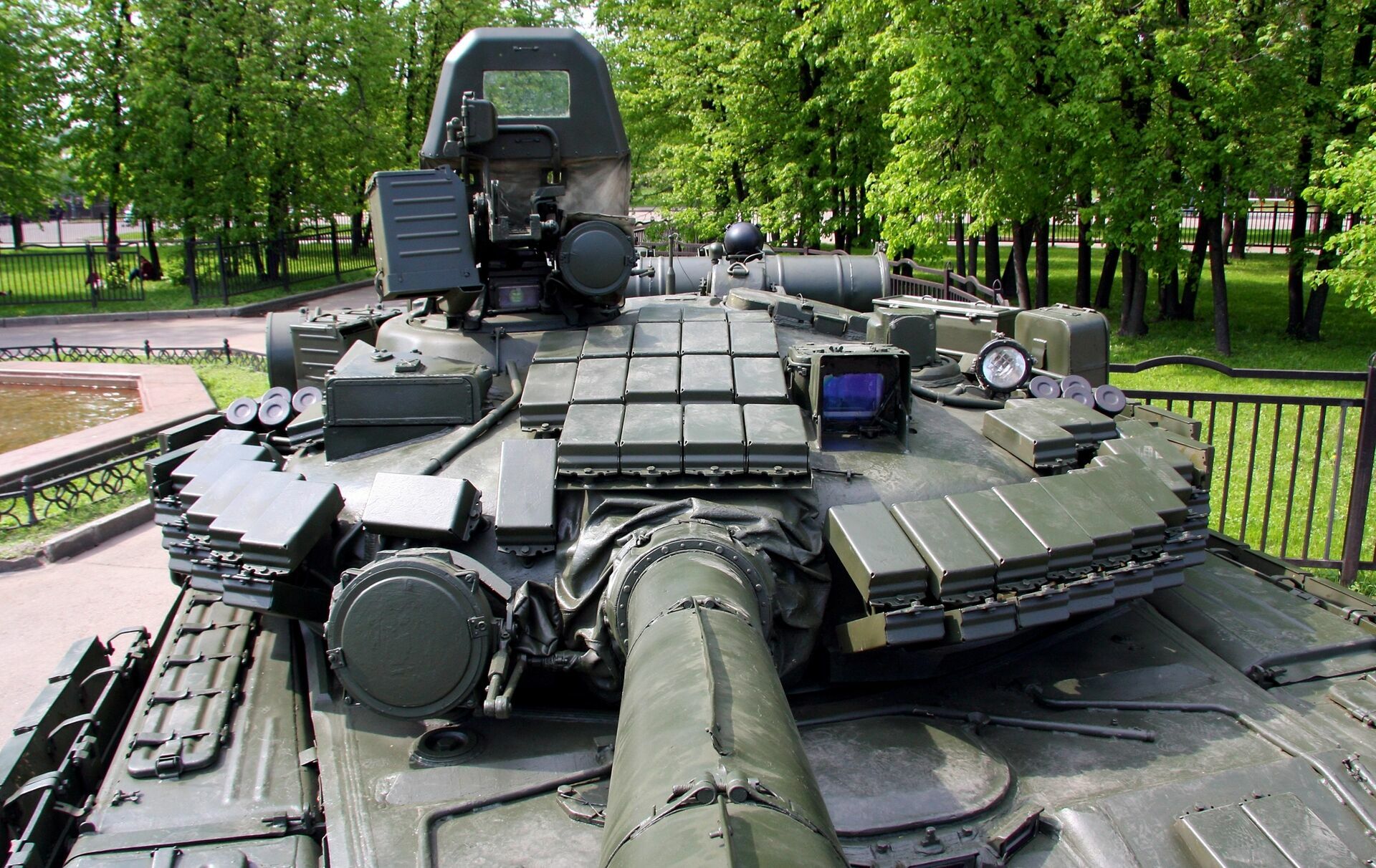 Власти Заинска покупают танк "для нужд исполкома"