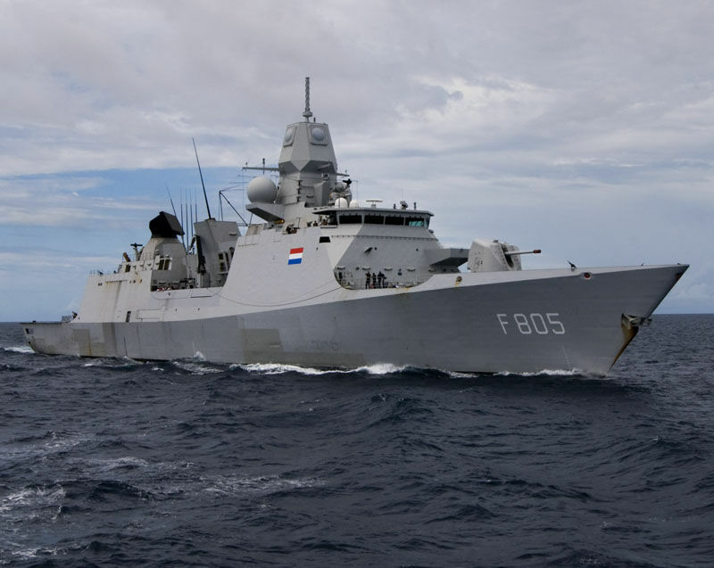 Россию обвинили в имитации атак самолетов на фрегат Нидерландов