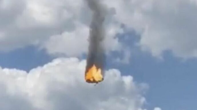 Момент падения вертолета Ми-8 в Брянской области попал на видео
