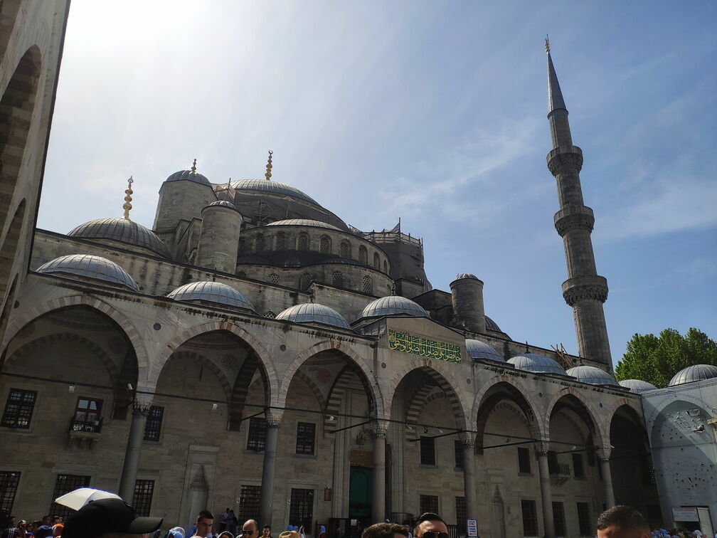 Россияне оказались на второй строчке в списке посетивших Стамбул туристов