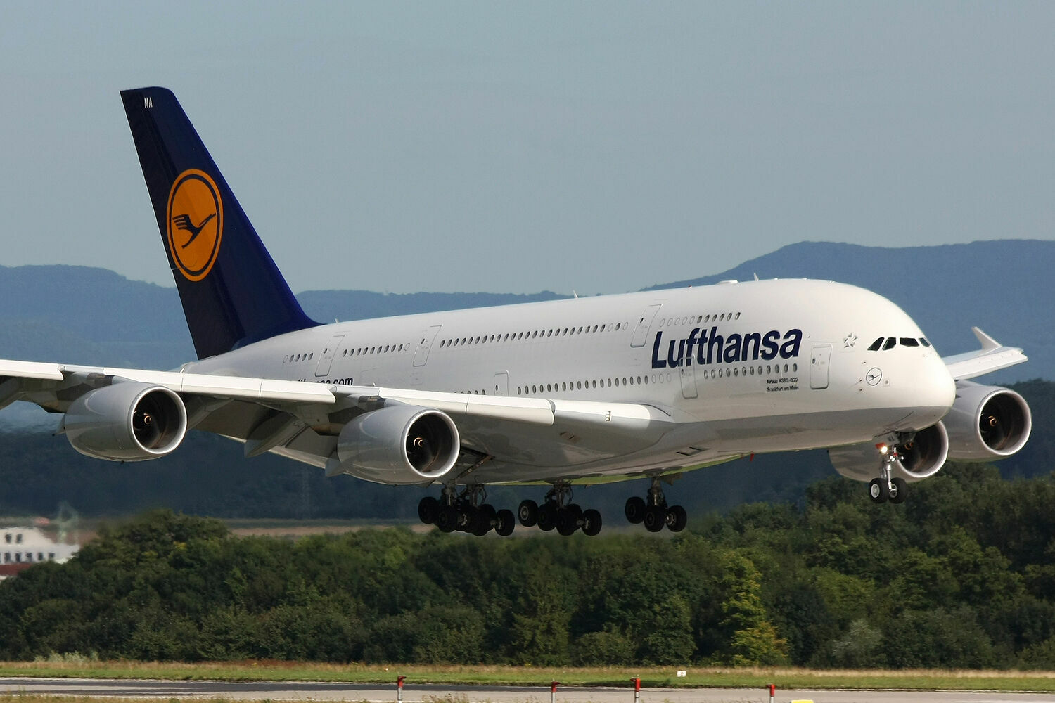 Наземный персонал Lufthansa намерен бастовать 27 июля