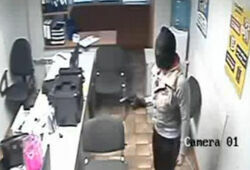 Фотомодель с чулком на голове ограбила офис в Нижнем Новгороде
