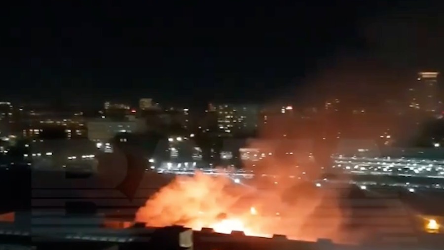 В Москве загорелись склады у Ленинградского вокзала (ВИДЕО)