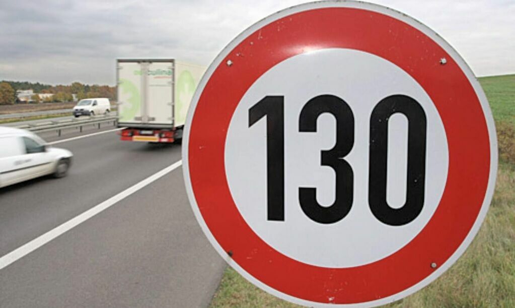 В ГИБДД пообещали увеличить порог скорости до 130-150 километров в час
