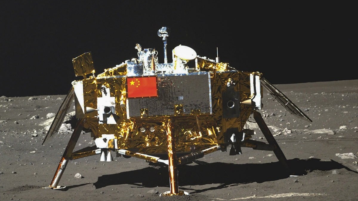Посадочный модуль "Чанъэ-3" доставил первый китайский луноход "Юйту" 