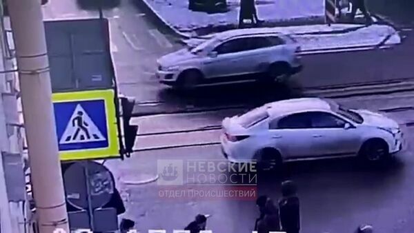В Санкт-Петербурге машина с номерами Смольного сбила ребенка