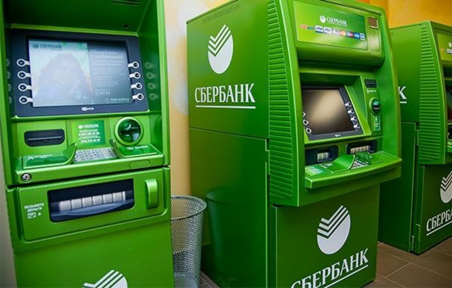 Банкомат деньги сразу. Терминал Сбербанка. Терминал банкомата. Sberbank новый Банкомат. Платежный терминал Сбербанка.