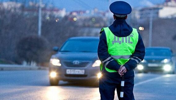 ГИБДД Петербурга по ошибке зарегистрировала сотни арестованных машин