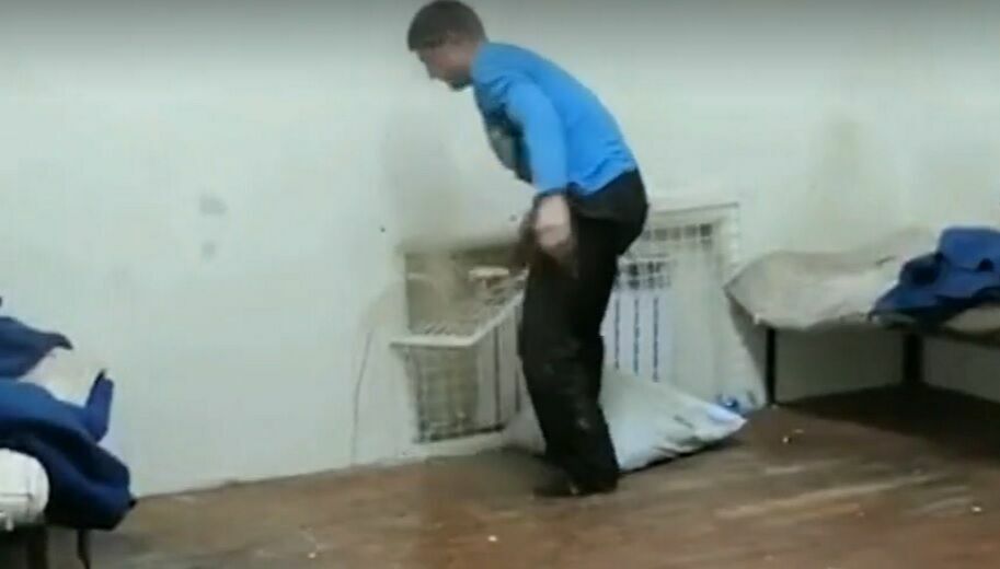 Видео за минуту до смерти: футболист из "Прогресса" сварился заживо в полиции