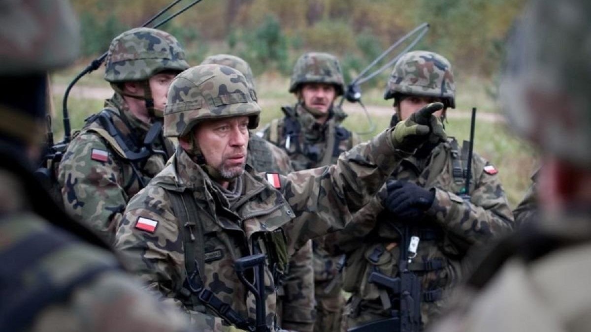 Польша перебросит к белорусской границе дополнительно тысячу солдат