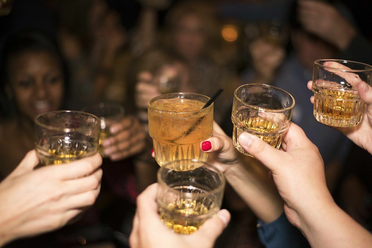 Эксперты назвали страны, жители которых больше других злоупотребляют алкоголем