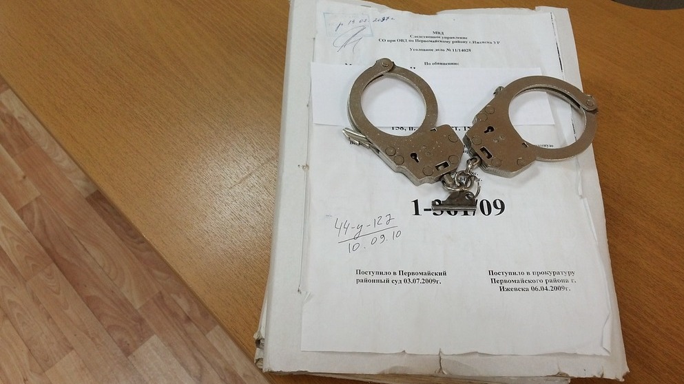 Экс-полицейских, осужденных по делу Ивана Голунова, выпустят из колоний