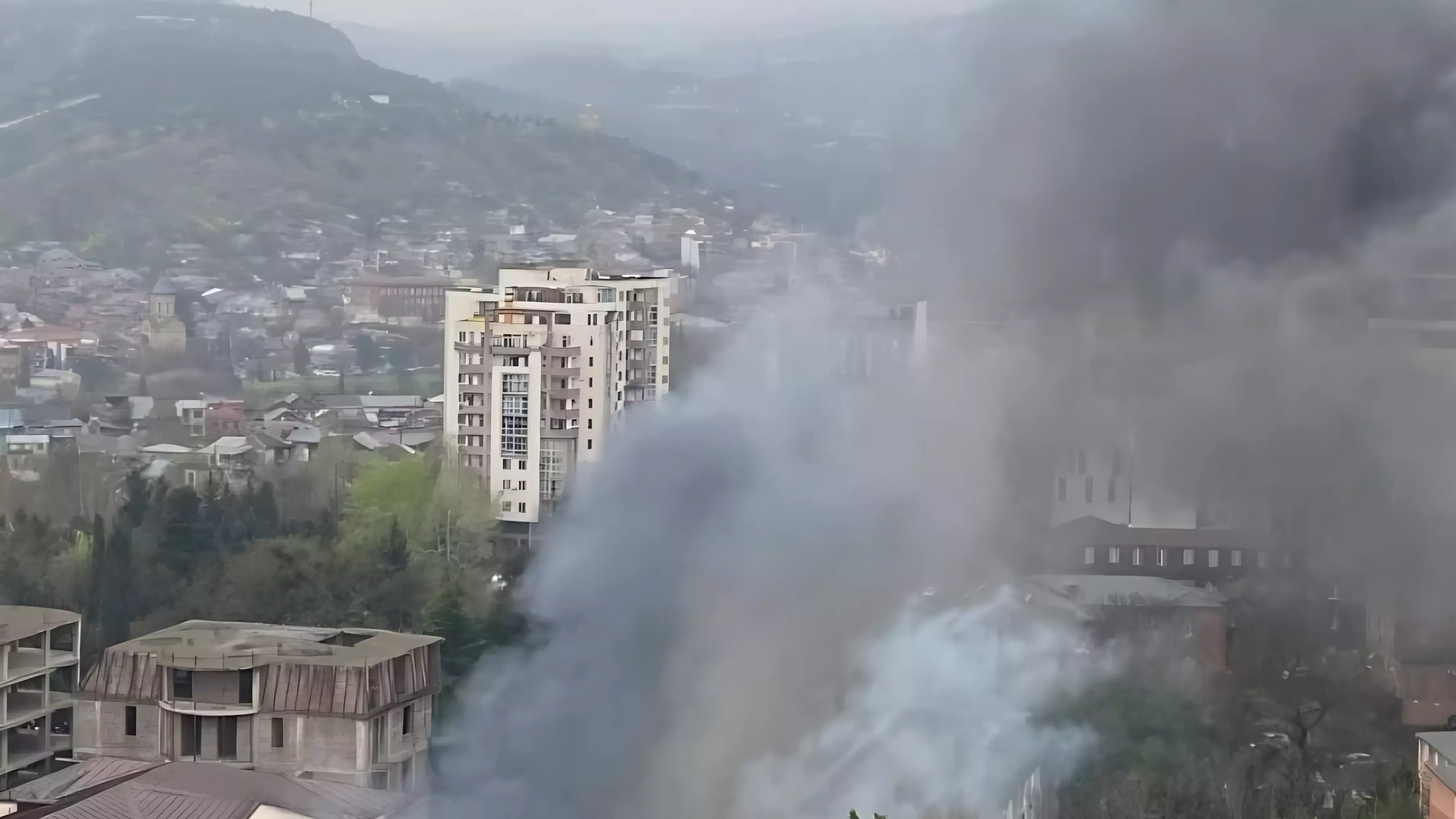 В Тбилиси прогремел взрыв в оружейном магазине: два человека погибли
