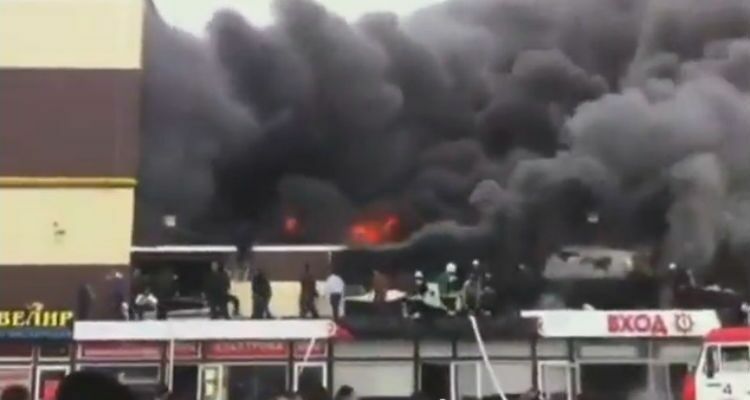 Более 30 человек пострадали при пожаре в ТЦ «Адмирал», погибла женщина