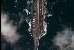 Американцы сфотографировали со спутника китайский авианосец