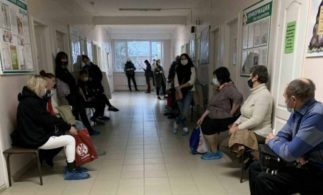 В Москве поликлиники работают в усиленном режиме из-за роста заболеваемости ковидом