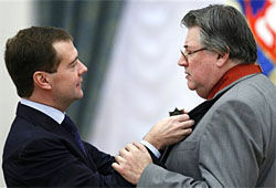Медведев послушал Баскова в Кремле и пошутил про ЦК партии