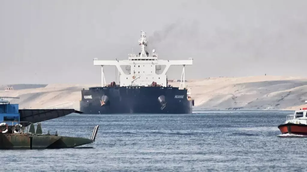ЕС хочет отправить военные корабли в район Красного моря