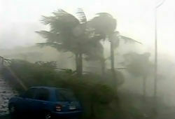 Тропический шторм «Сэнди» переполошил Ямайку и ринулся в сторону Кубы