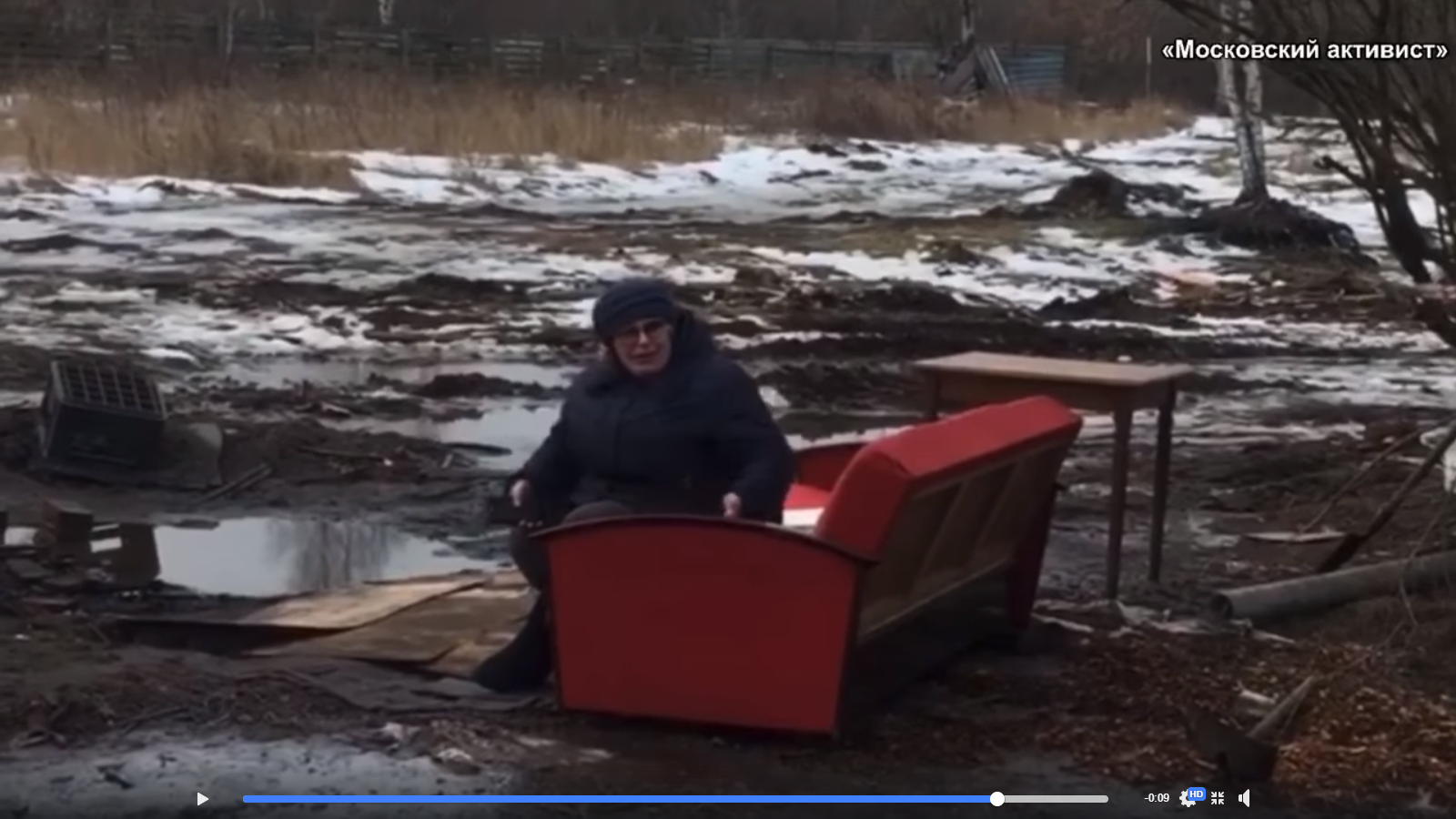 Последняя из Терехово: дом пенсионерки снесли у нее на глазах (видео)
