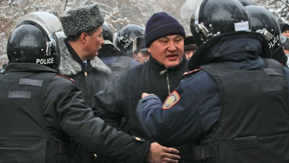 Восемь человек погибли в ходе массовых беспорядков в Казахстане