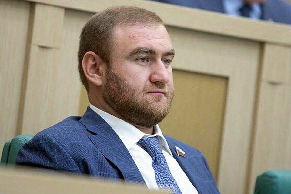 Суд отстранил Рауфа Арашукова от должности сенатора