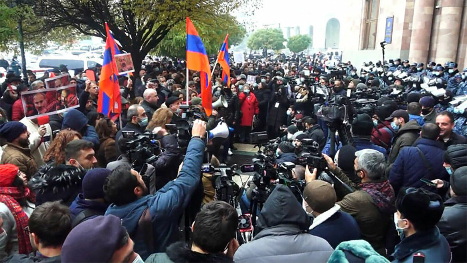 Что творится в армении. Протесты в Армении 2020. Митинг Армении против Пашиняна. Митинг в Армении 2020. Протесты в Ереване.