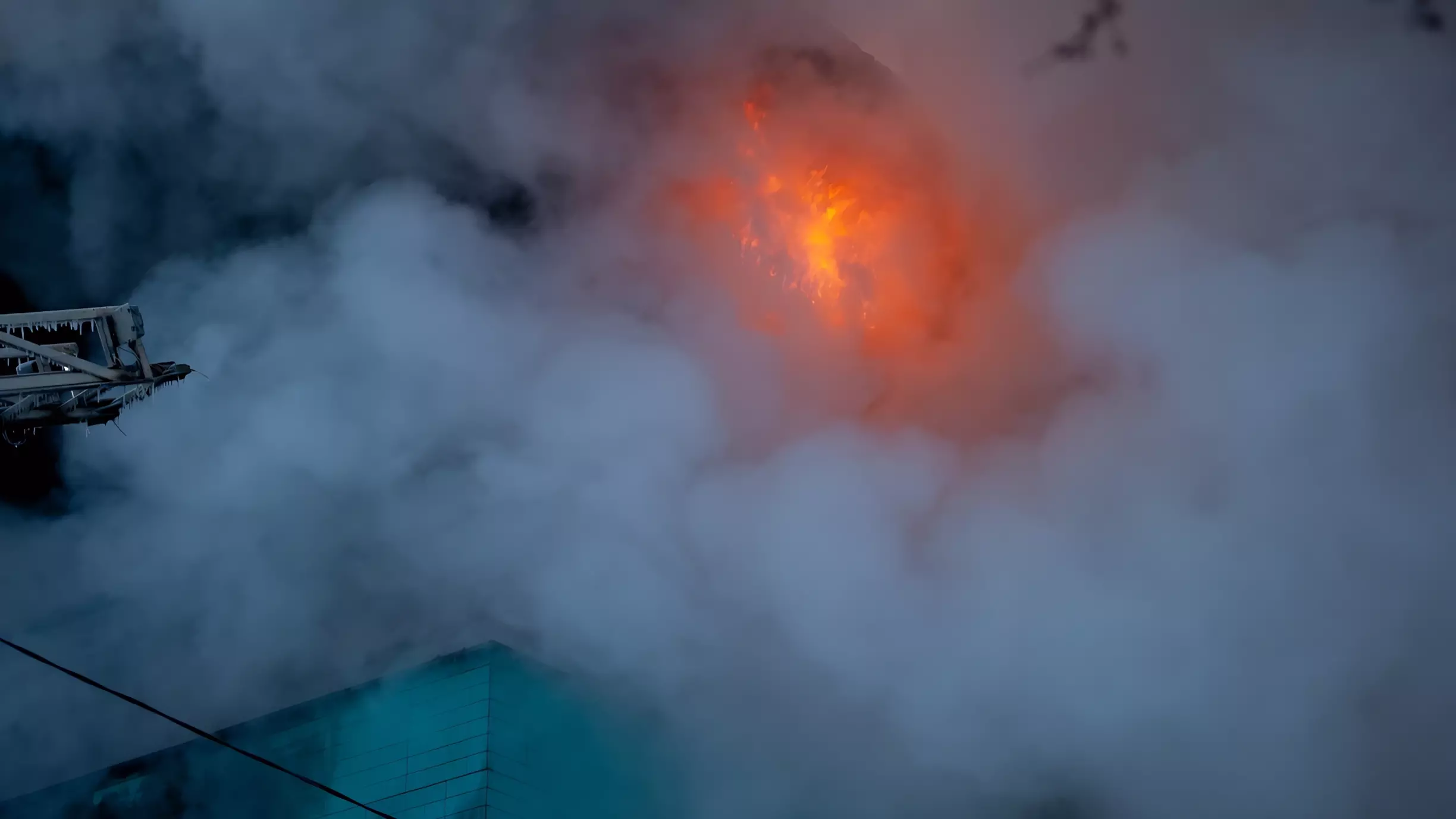Пожарные потушили открытое горение на Сызранском НПЗ после атаки дронов