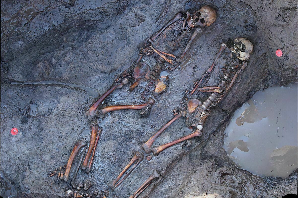 1700-летние скелеты в захоронении кочевников в кургане Туннуг
