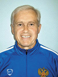 Главный тренер женской сборной России по футболу Юрий Быстрицкий