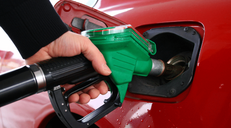 Реакция ФАС на доклад Центробанка успокоит цены на бензин
