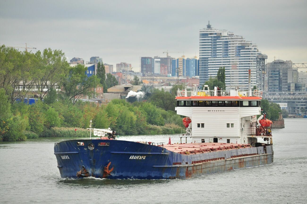 Моряков с судна "Авангард" освободили после пятимесячного пребывания на Украине