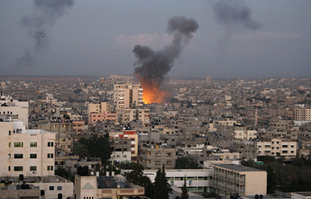 Израиль нанес авиаудары по сектору Газа впервые после прекращения огня