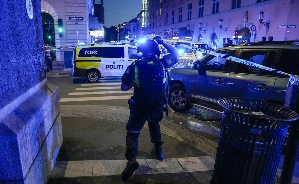 При стрельбе в ночном клубе Осло более 12 человек получили ранения и еще двое погибли