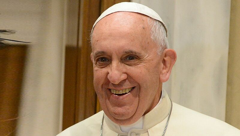 Папа римский Франциск сделал прививку от коронавируса