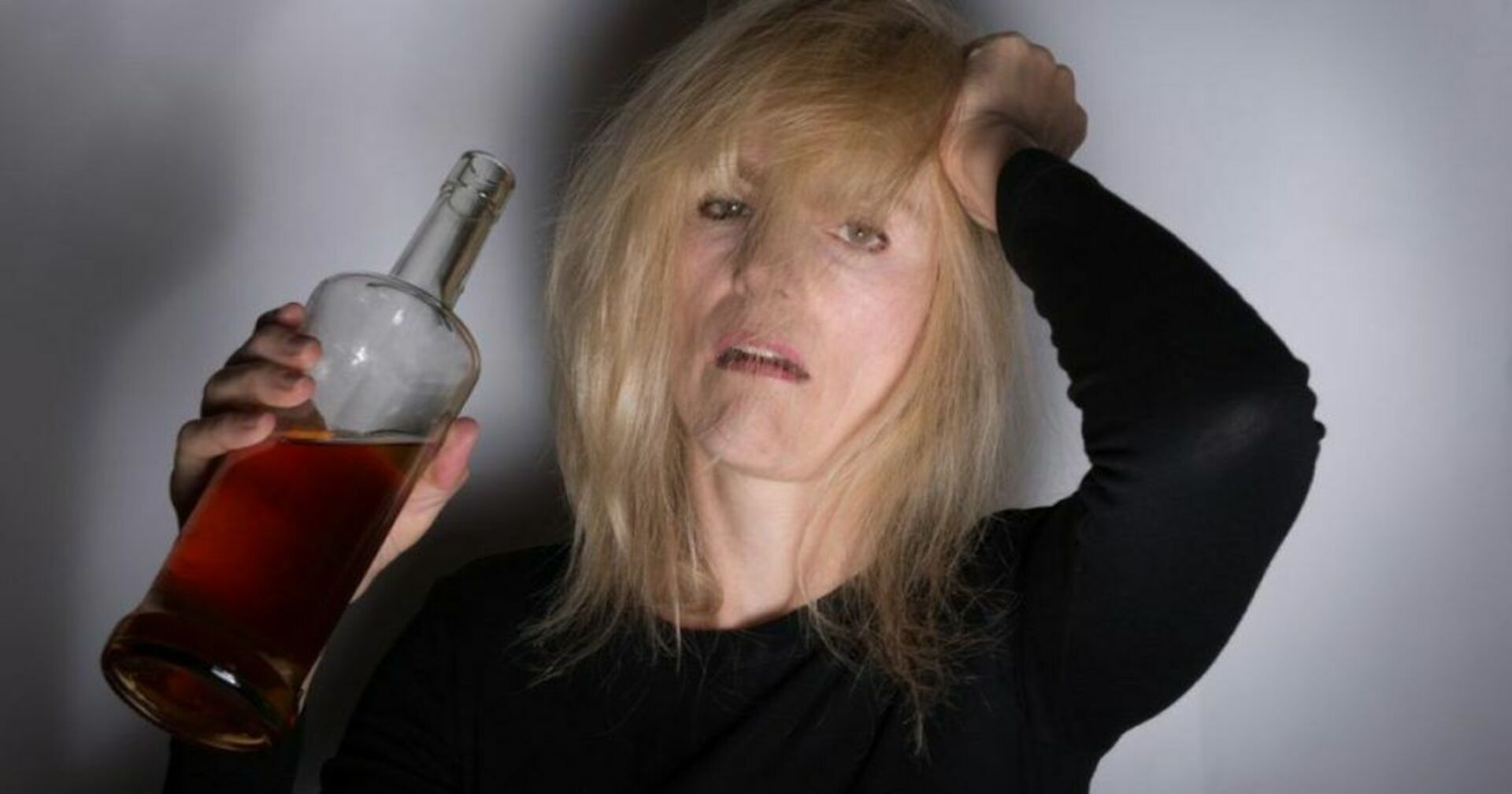 Баба алкашка. Пьющая женщина. Алкоголизм у женщин.